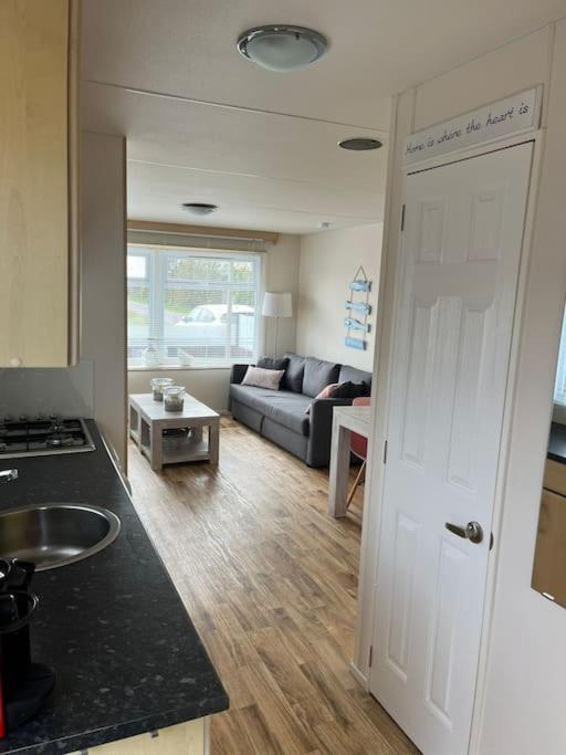 Chalet + Tiny House Nabij Strand Petten Exterior photo