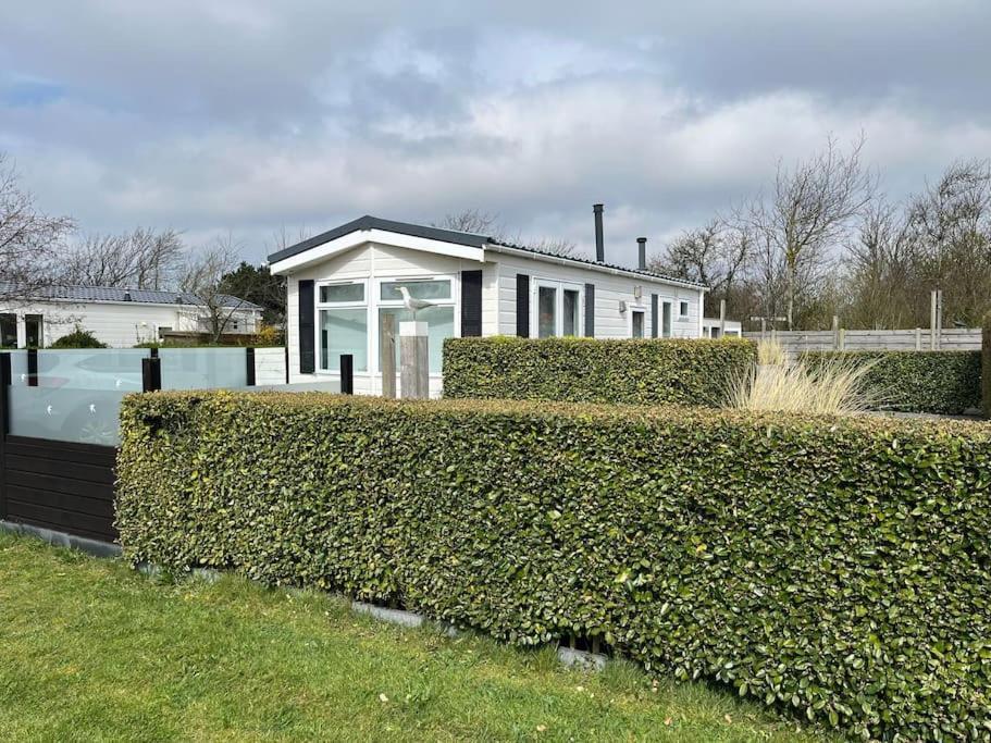 Chalet + Tiny House Nabij Strand Petten Exterior photo