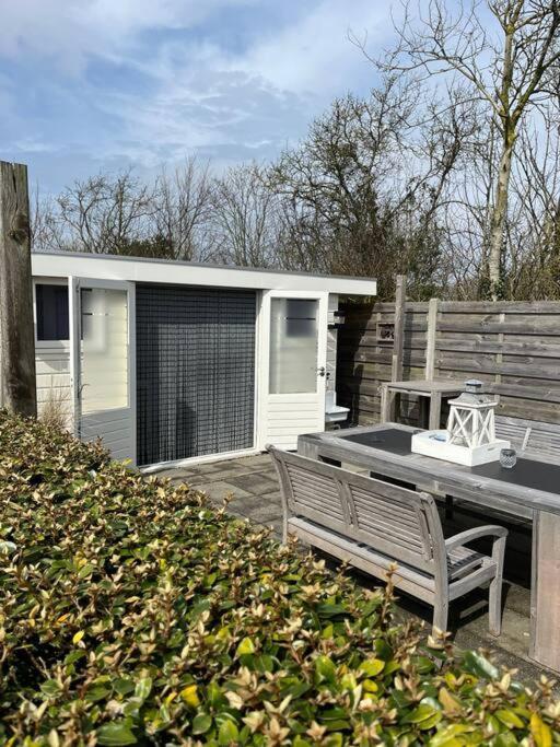 Chalet + Tiny House Nabij Strand Petten Exterior photo