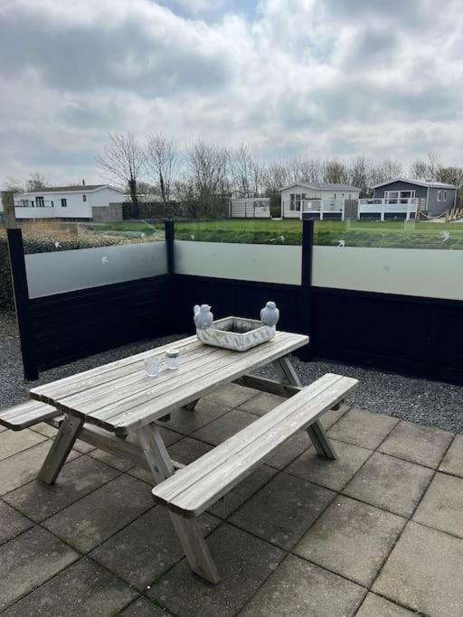 Chalet + Tiny House Nabij Strand Petten Exterior photo